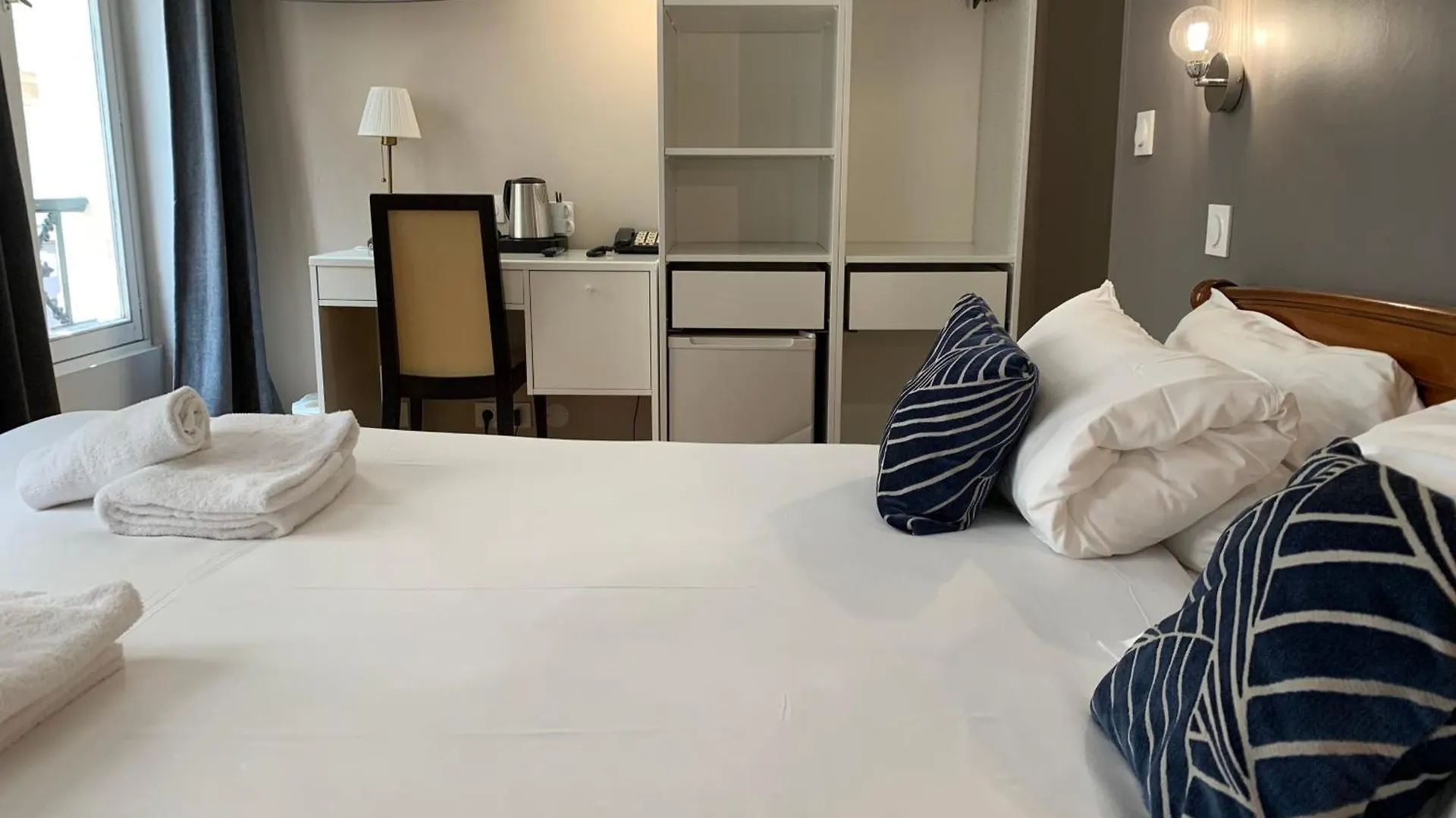 Hotel Apollo Opera 3*