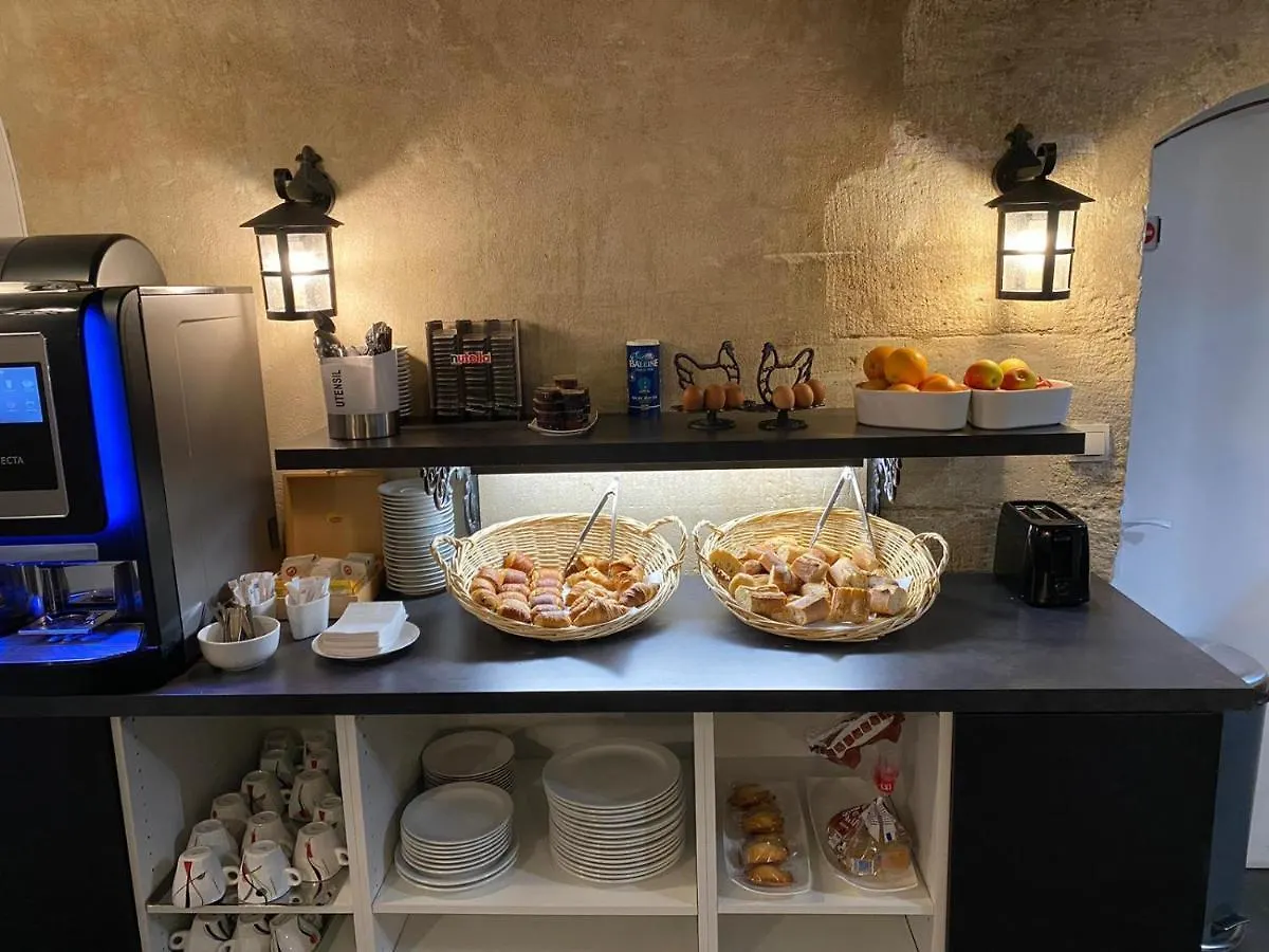 Apollo Opera Otel 3*